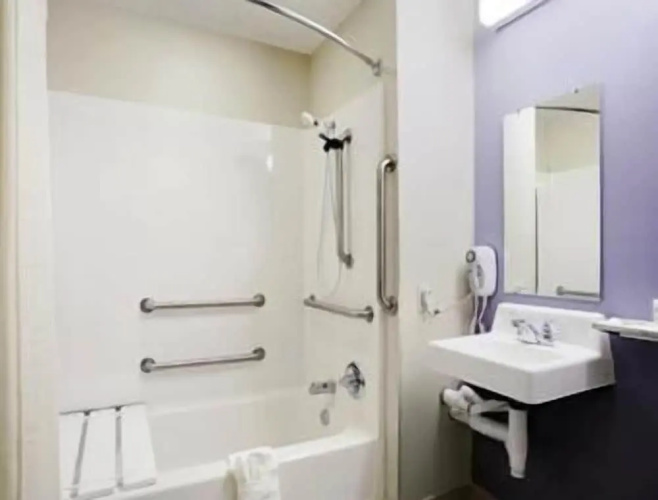 Microtel Inn And Suites Weeki Wachee/spring Hill