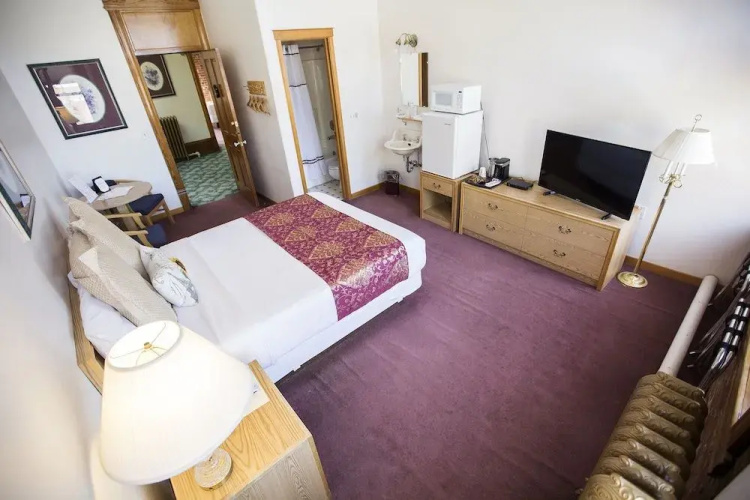 Victor Hotel