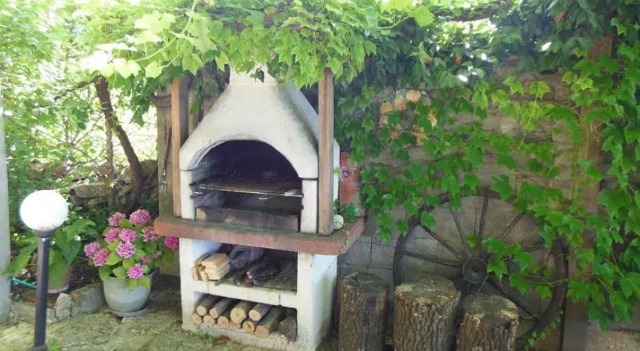 St.Nikola Holiday Home