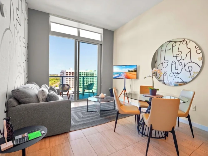 1 Bedroom Luxury room with balcony and with city view