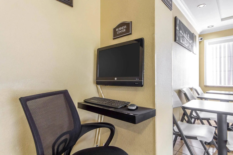 Inn By the Coliseum