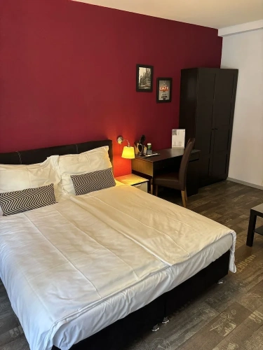 Standard Twin room with courtyard view