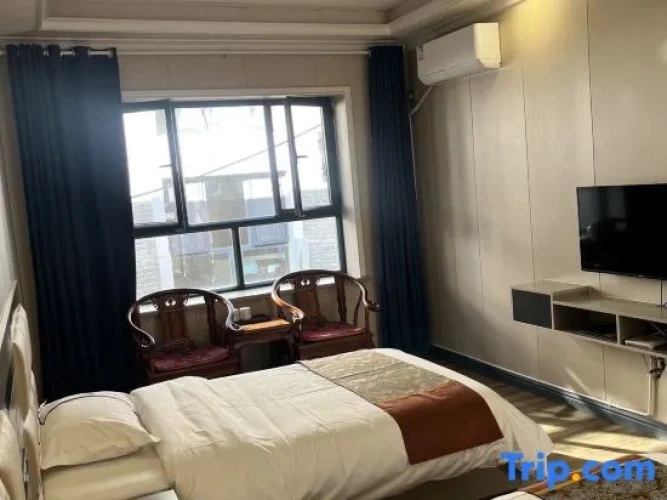 Standard room with courtyard view
