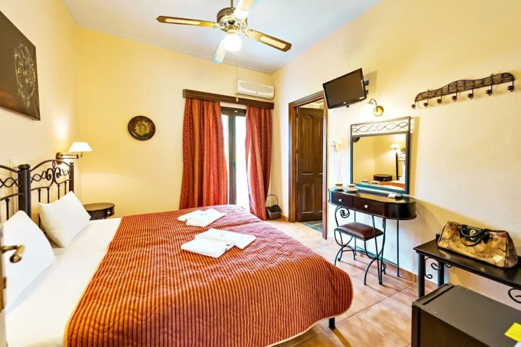 Paradise Hotel