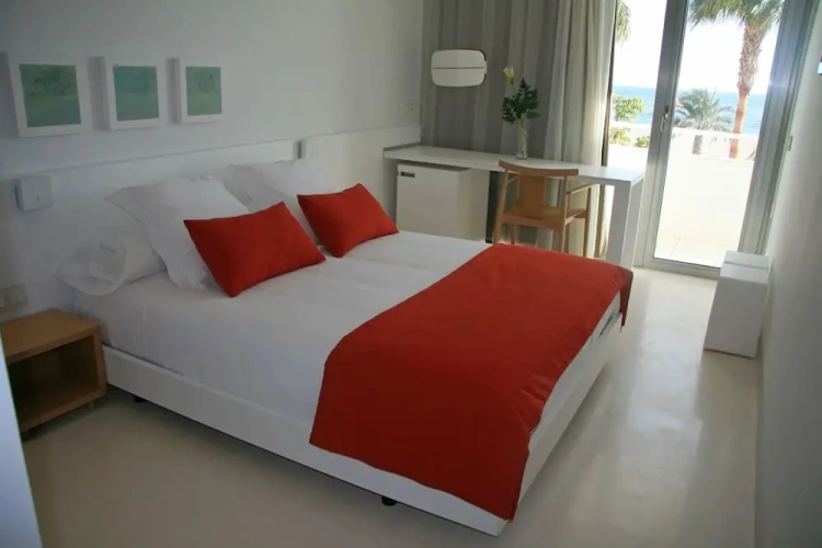 Standard Double room with balcony and with sea view