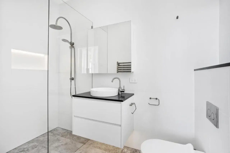 CALE1A - Beachside Harbour Haven