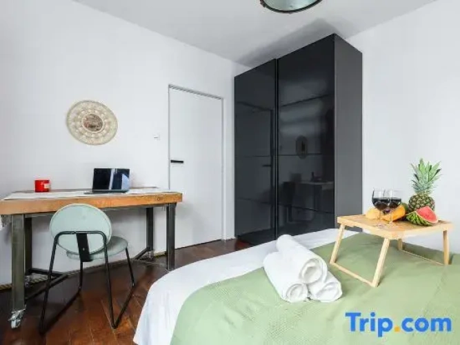 2 Bedrooms Apartment