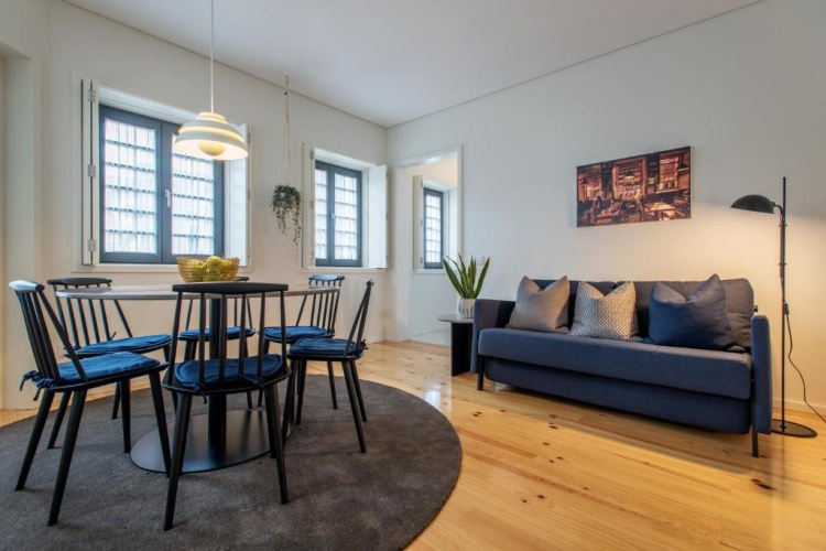 2 Bedrooms Apartment