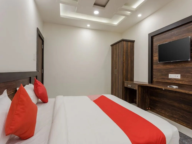 OYO 14355 Hotel Kasturi