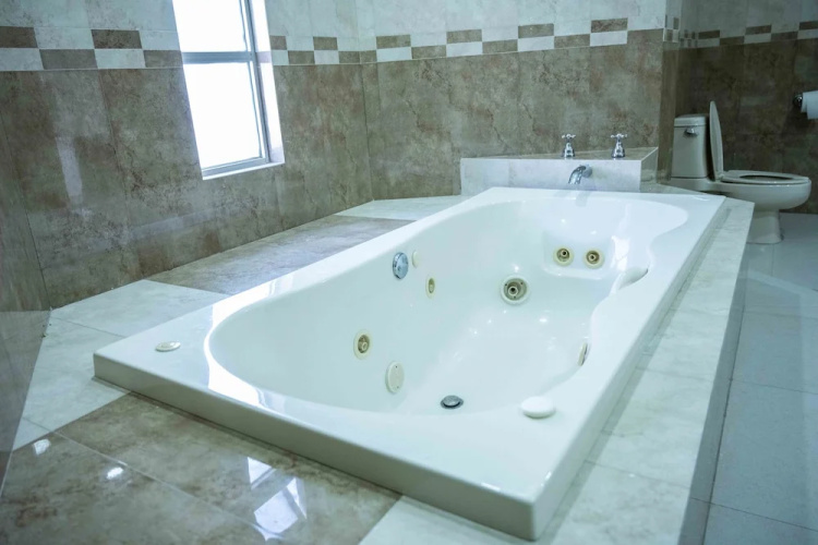 17 Residence For 15 People With Pool