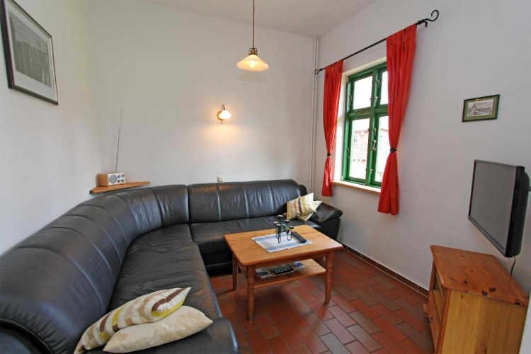 2 Bedrooms Cottage