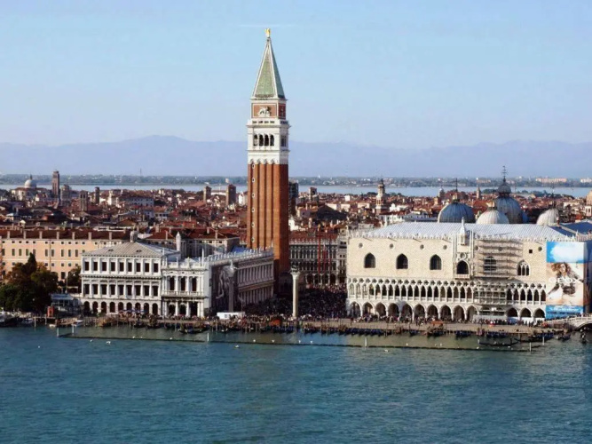 ANDREA Venice FLAT 3rd Floor