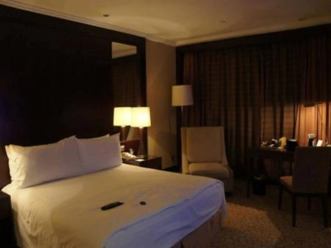 Golden Eagle Summit Hotel Downtown