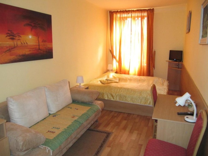 Standard Triple room