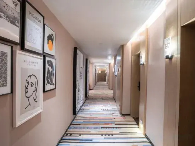 RARA E-sports Hotel