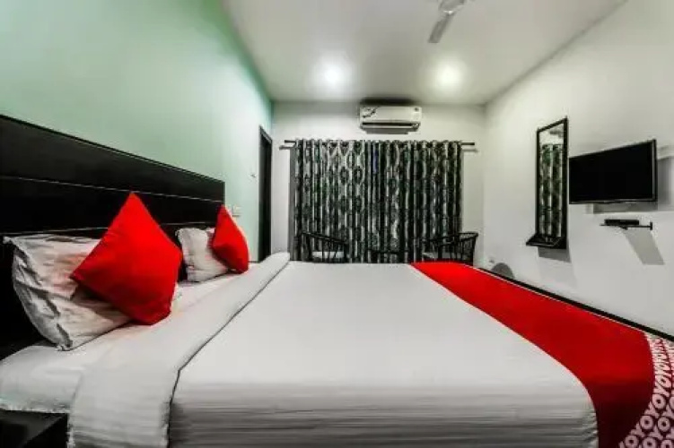 OYO 17385 Turquoise Inn