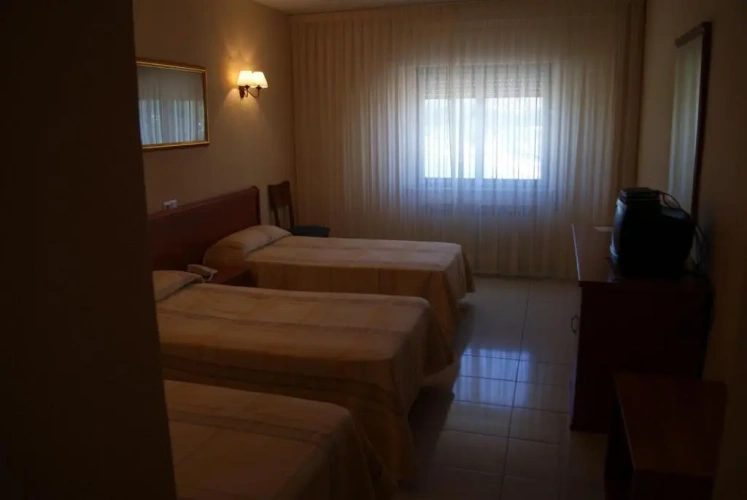 Standard Triple room