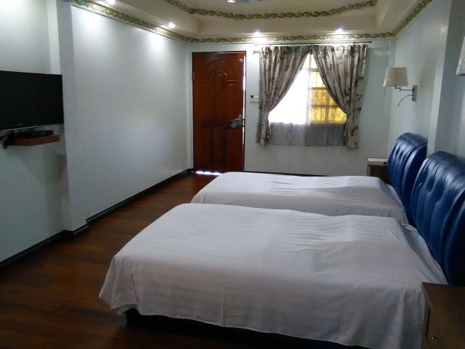 Ben & Roz Inn