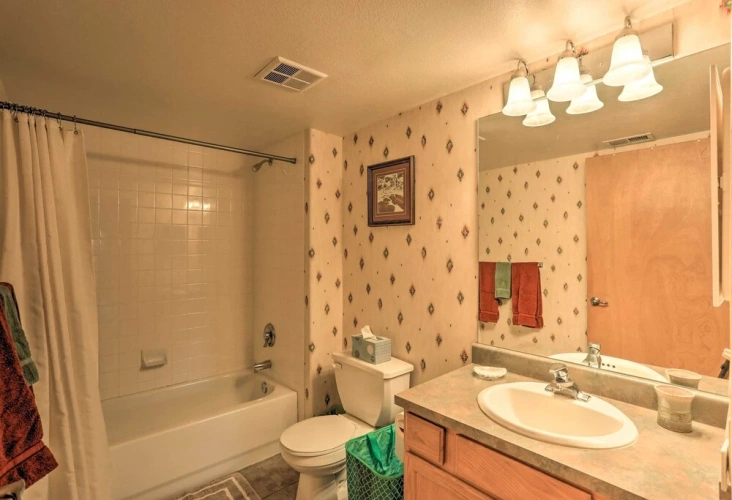 3 Bedrooms Apartment