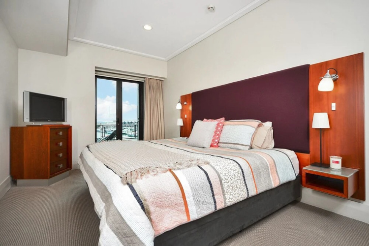 Waterfront Apt Viaduct Harbour