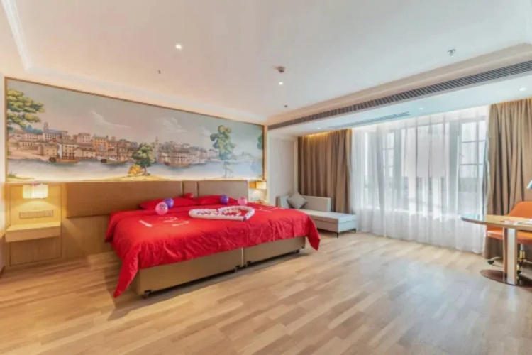 Vienna Hotel (Lingao Store)