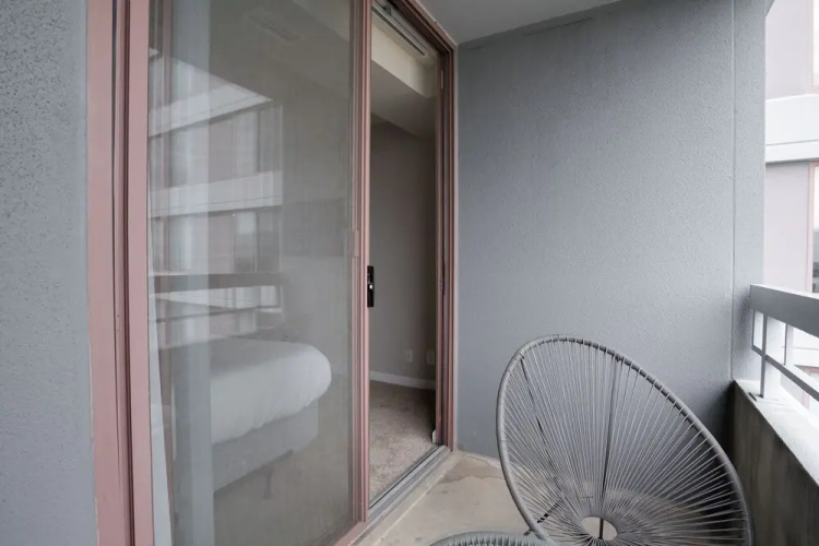 Spacious Apartment at Pentagon City