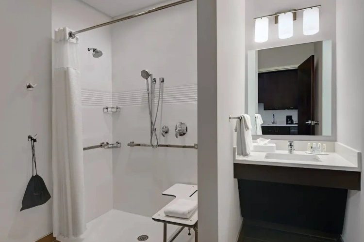 1 Bedroom Suite