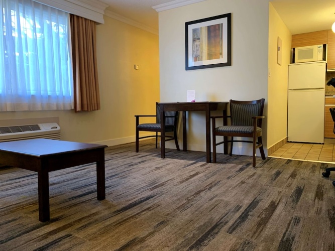 Best Western Plus Burnaby Hotel photo 13