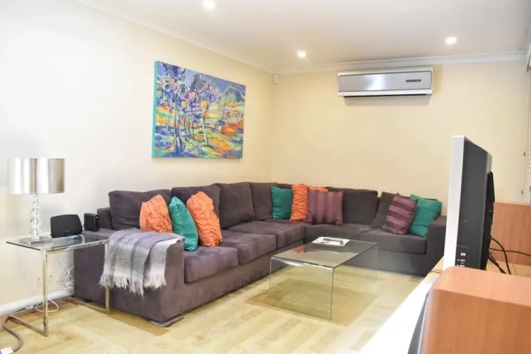 2 Bedrooms Cottage