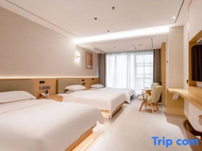 Standard Double room with city view