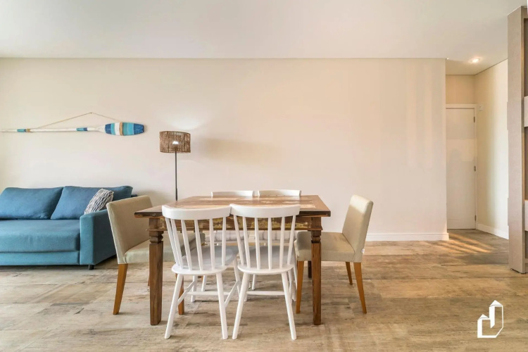 Apartamento com 02 dormitórios