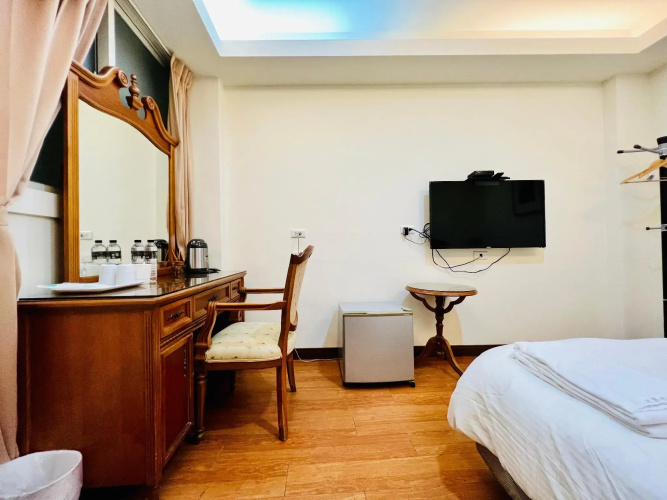 Mucha Hotel