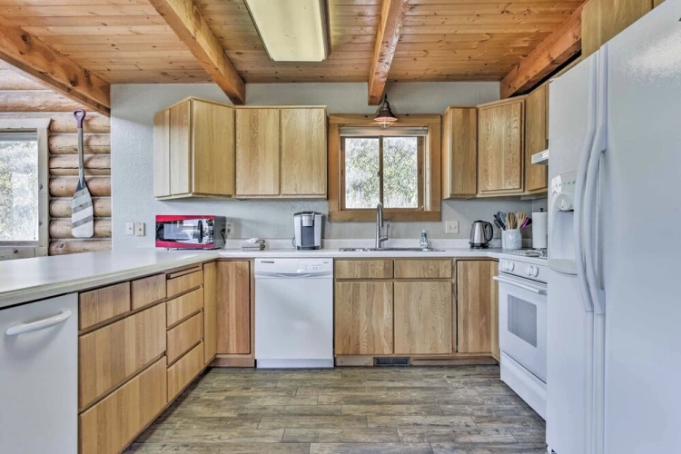 4 Bedrooms Cottage