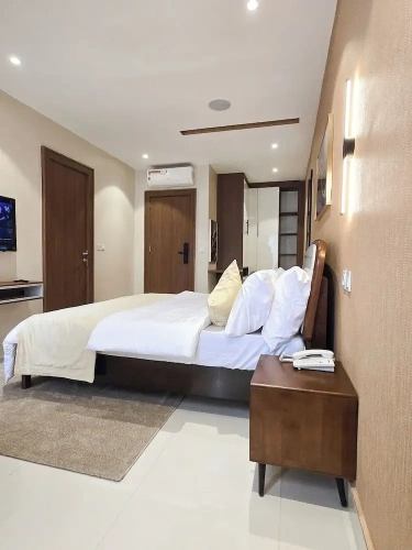 Economy Suite