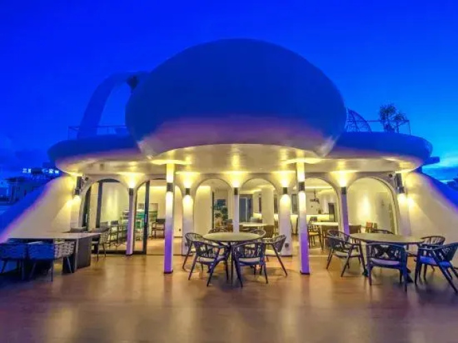 Cengxi Island Hostel
