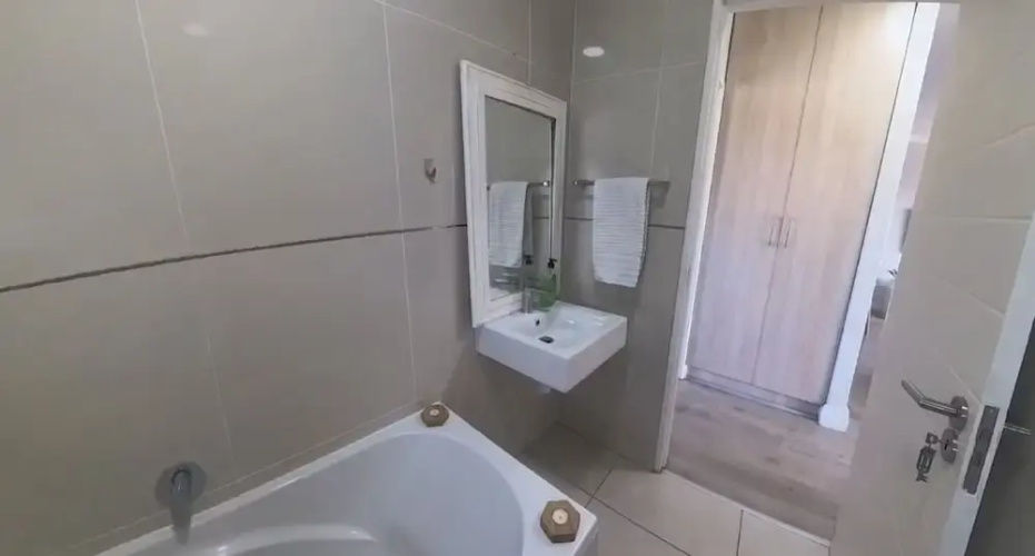 Immaculate 2-bed Apartment in Cape Town
