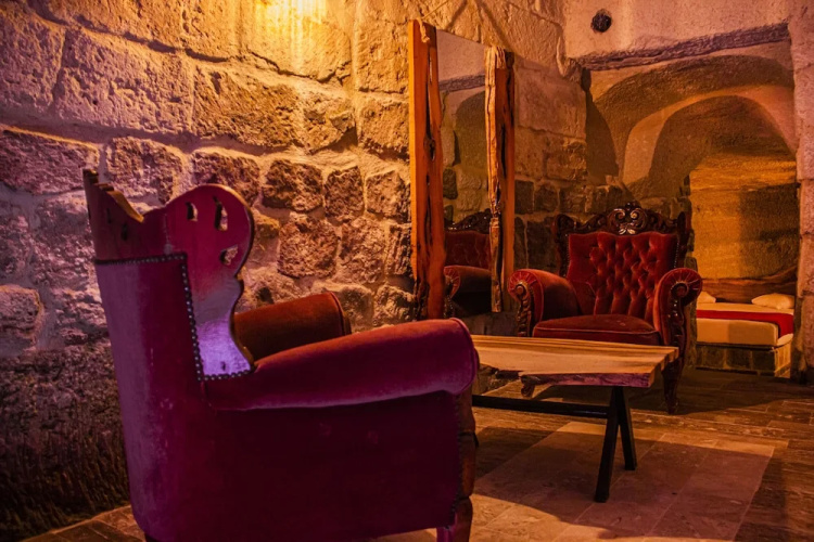 Ottoman Cave Junior