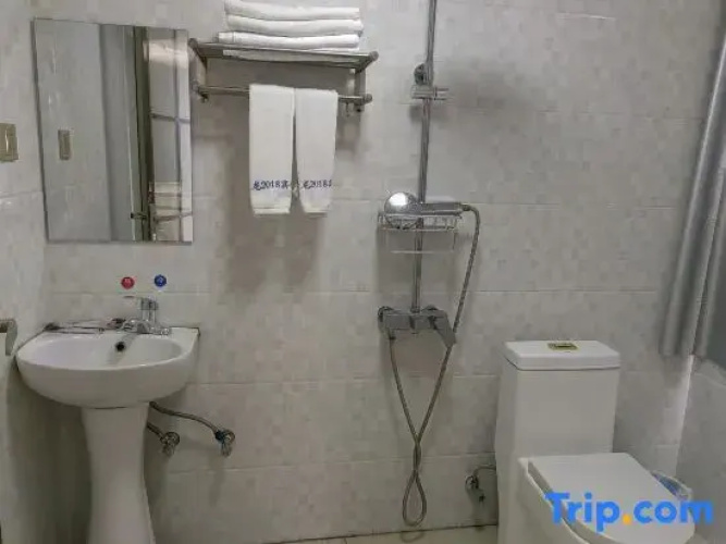 Dinglong 2018 Hotel