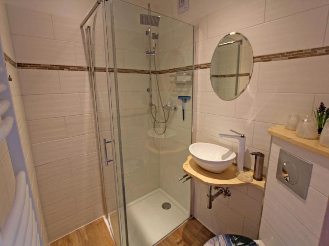 2 Bedrooms Cottage