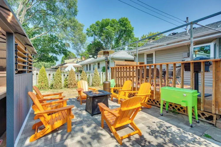 Pet-friendly Minneapolis Home ~ 8 Mi to Downtown!