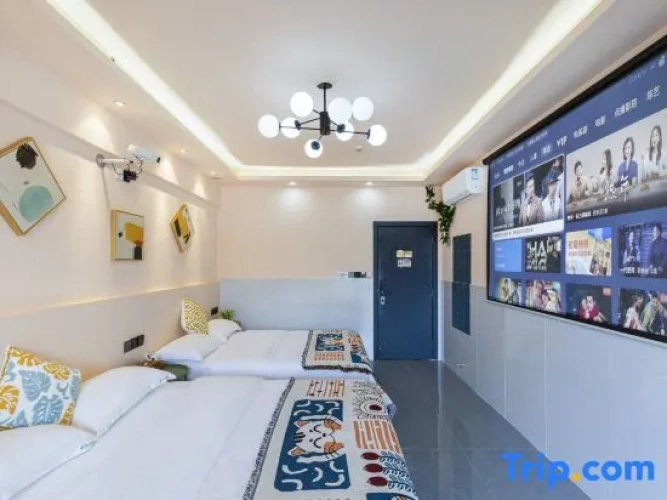 Standard Twin room with river view