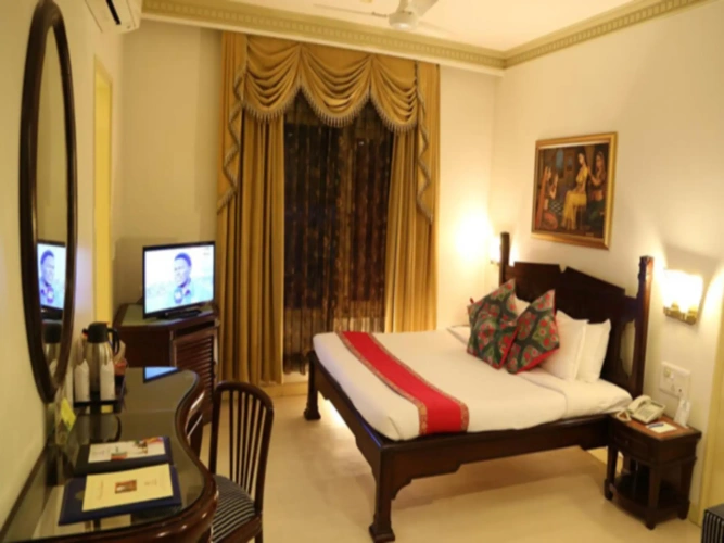 Deluxe Double room with view