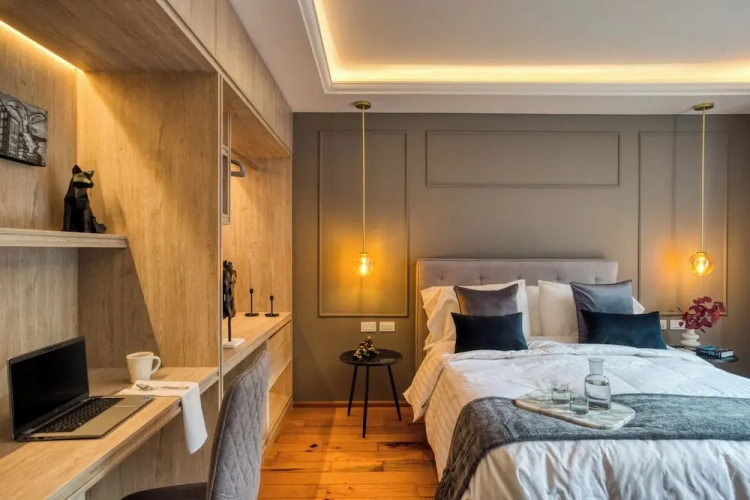 Comfort room with balcony