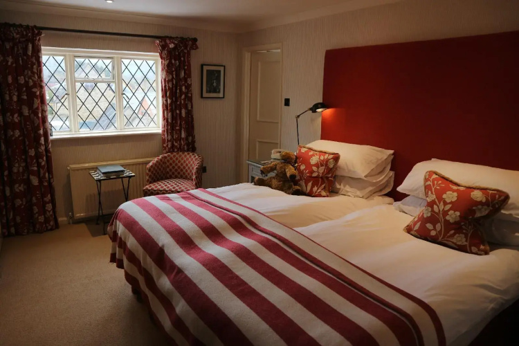 The Broadway Hotel