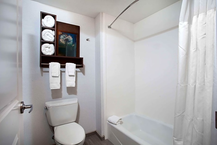 2 Bedrooms Sextuple Suite with balcony