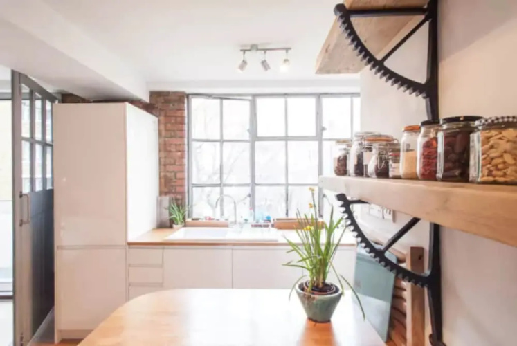 Central 2 Bedroom Loft