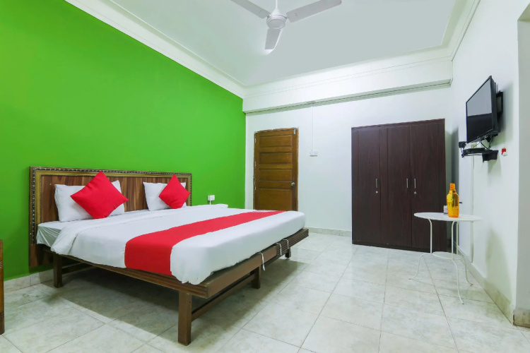 OYO 68034 Roshan Villa