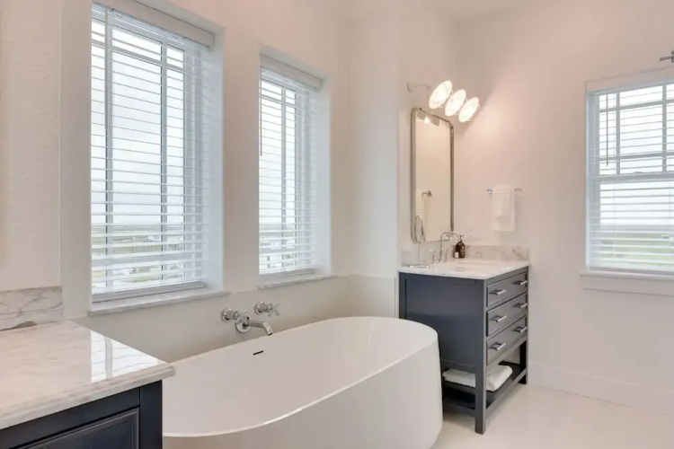 Walk to Ocean: Home w/ Deck in Surfside Beach!