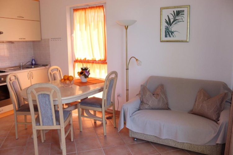 2 Bedrooms Apartment with balcony and with sea view