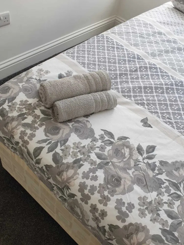 1 Bed Flat in Pedestrianized High Street
